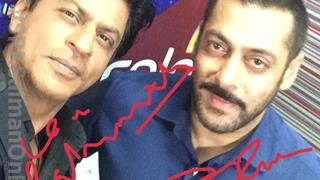 SRK, Salman's '#BhaiBhai' selfie Thumbnail