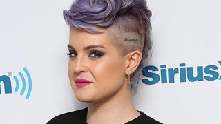 Kelly Osbourne fractures foot