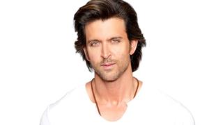 Hrithik Roshan meets fan to fulfill her last wish!