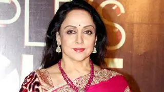 'Dreamgirl' Hema Malini's dream fulfilled! Thumbnail