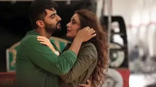 Here's the motion poster of 'Ki And Ka'! thumbnail