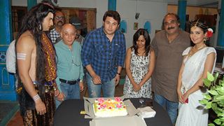 'Neeli Chatri Wale' team surprises Rajesh Kumar on his birthday