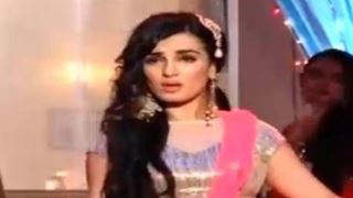 Shiny Doshi to perform a mujra on Sarojini!