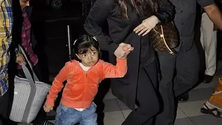 Did Aishwarya just try to drag Aaradhya? Thumbnail