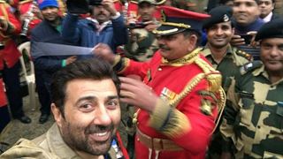 Sunny Deol visits BSF Camp in Delhi!! thumbnail