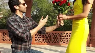 When Aditya went on knees for Katrina! Thumbnail