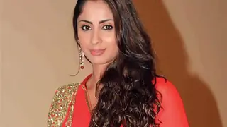 Sangita Ghosh learns swimming for a TV show Thumbnail