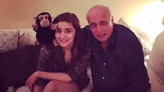 Alia becomes Mahesh Bhatt's reason for joy Thumbnail