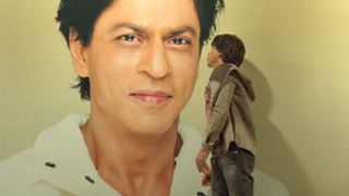 Shah Rukh Khan's reaction after hearing FAN's anthem!
