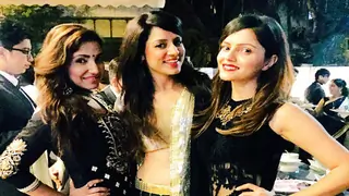 The 'Jeannie Aur Juju' beauties reunite...!! Thumbnail