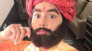 #CheckOut: Disguised in a new look, she is all set for a mission! Thumbnail
