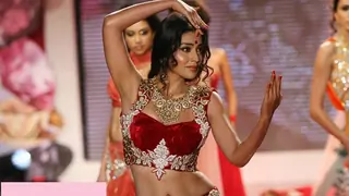Shriya Saran to walk for brand Anaikka at AIFW 2016 Thumbnail