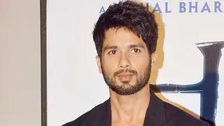 Shahid Kapoor gets 8 mn Twitter followers, ecstatic Thumbnail