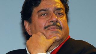 Shatrughan Sinha's sister-in-law commits suicide Thumbnail