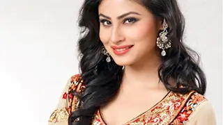 Mouni Roy aka Shivanya turns host Thumbnail