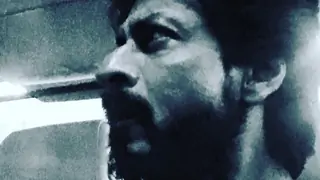 SRK goes 'tanned, scruffy, kohl-eyed' for 'Raees' Thumbnail