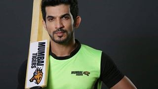 Why can't Arjun Bijlani bowl in BCL Season 2?