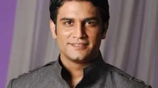 Pawan Kalyan has great eye for talent: Sharad Kelkar thumbnail