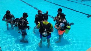 Varun training under water for Dishoom!