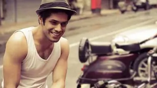 Mrinal Dutt to host 'Yeh Hai Aashiqui' Thumbnail