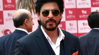 If you can't take the burden, then don't be a star: SRK Thumbnail