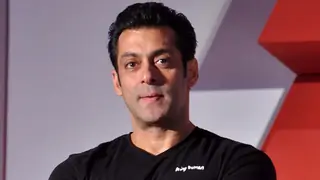 Salman won't be able to croon for Randeep Hooda Thumbnail