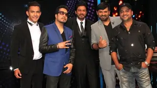 SRK floored by talent of visually impaired singer on TV show Thumbnail