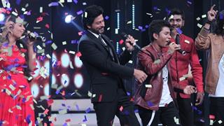 Visually Impaired contestant Jagpreet tells SRK what makes Ladies fall for him