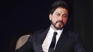 Nation has chosen Modi with majority, we need to support him: SRK Thumbnail