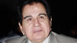 Dilip Kumar likely to get discharged on Tuesday Thumbnail
