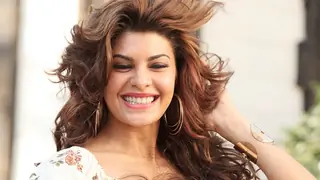 Jacqueline Fernandes keeps mystery alive on her relationship status thumbnail