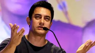 Aamir Khan promotes water conservation contest thumbnail