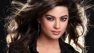 Meera Chopra wants to do a film like 'Dostana' Thumbnail