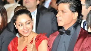 What! Shah Rukh Khan's family puts restriction on him! Thumbnail