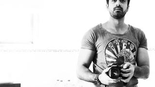 What makes Avinash Sachdev a stand-out artist?