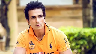 Sonu Sood gets into trilingual mode Thumbnail