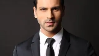 Vivek Dahiya's akward moment on Kavach! Thumbnail