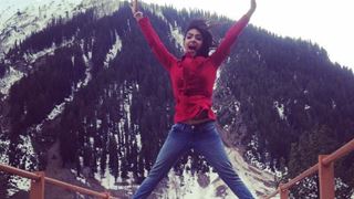 Pooja Banerjee goes 'gaga' over outdoor shoots! Thumbnail