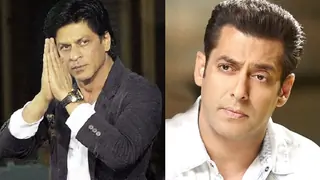 Here's how Shah Rukh Khan REACTED when asked  about Salman's Comments Thumbnail