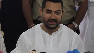 Here what Aamir Khan has to say on Irrfan Khan's EID remark! Thumbnail