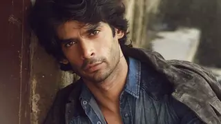 Why Gaurav Arora got into a FIGHT on 'Raaz Reboot' sets Thumbnail