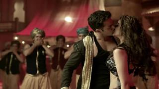 Varun Dhawan shocks everyone by KISSING Parineeti !