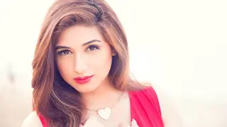 Vahbbiz Dorabjee Dsena down with food poisioning... Thumbnail