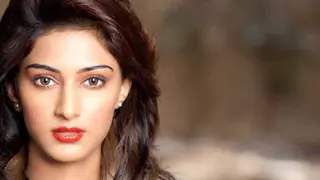Shaheer is very supportive and encouraging- Erica Fernandes Thumbnail