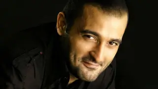 Want to take substantial, but small parts for comeback: Akshaye Khanna Thumbnail