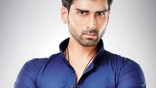Akshay Dogra caught in a minor fire mishap on the sets of 'Waaris'
