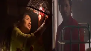 Rishi to REMEMBER Tanu after watching Tanuja in 'Kasam Tere Pyaar Ki'..! Thumbnail