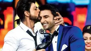 Ranveer Singh enchants SRK with his new dance video for him! Thumbnail
