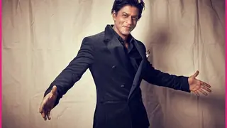 This video of SRK  will make you fall in love with him! AGAIN! Thumbnail