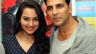 Akshay Kumar cheers for Sonakshi's 'Akira' Thumbnail